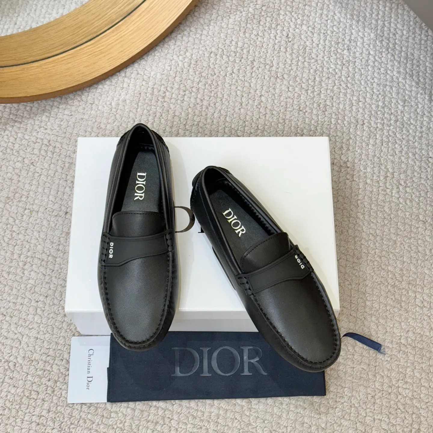 Men's clothing and shoes 💰420! (Yangli) Quality DIOR [Dior’s latest arrival] real auction hot-selling Doudou shoes 🔍DIOR) new Doudou shoes 👍Belgian designer Martin Margiela serves as Gucci shoe designer y full of charm, luxury style gentleman upper: imported cowhide, lining with spring sweat-absorbent first-layer sheepskin. Outsole Brand outsole, the last stitching on the bottom will never come off; equipped with classic Gucci exquisite hardware C D buckle💋The whole pair of shoes is fashionable and casual without losing high-end style; standard 38-46